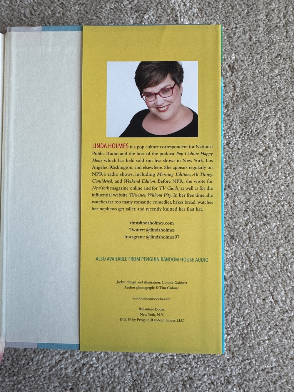 Evvie Drake Starts Over by Linda Holmes - Picture 3 of 4